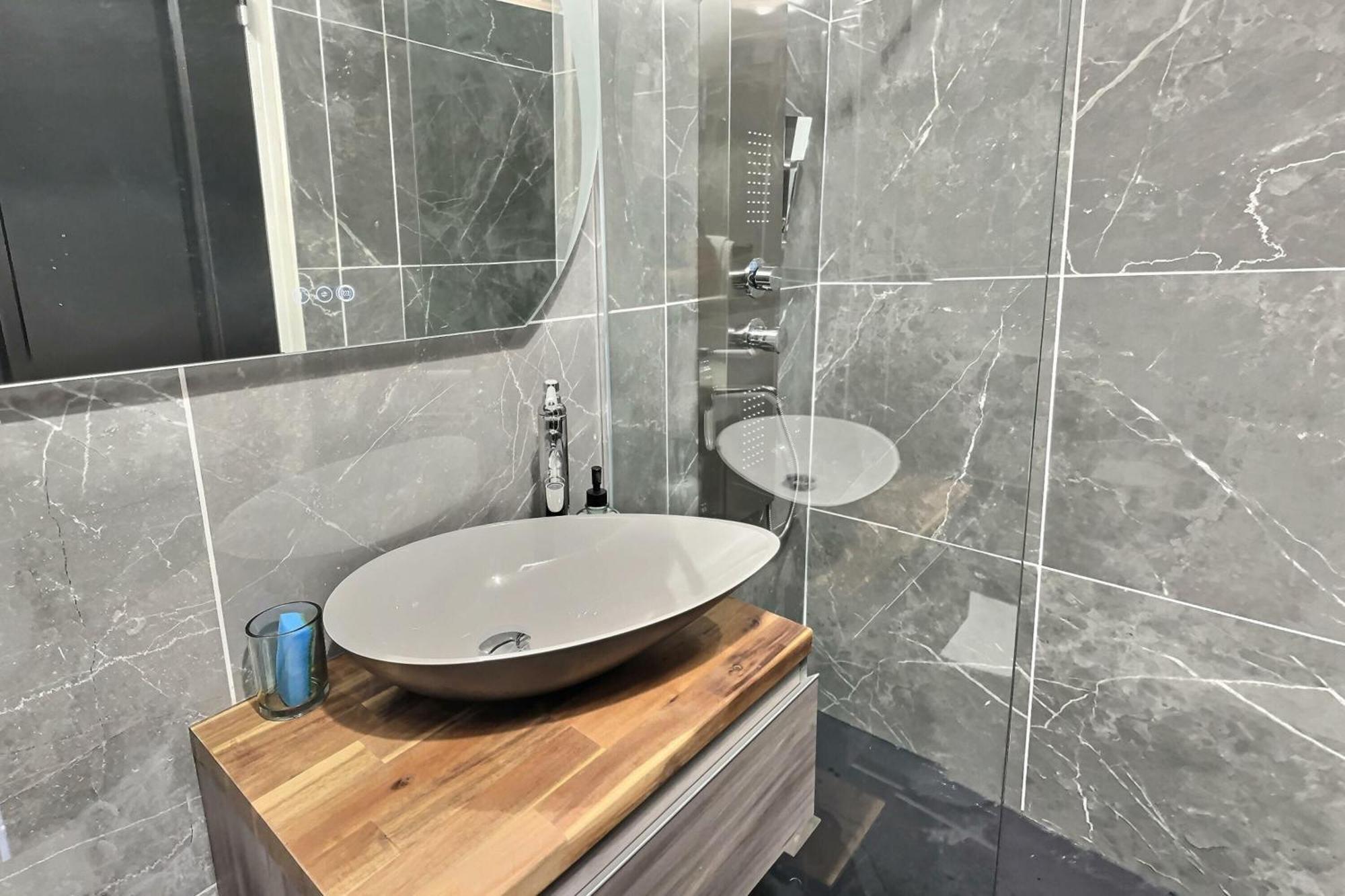 Appartement De Charme Avec Balcon Au Pied Des Commerces 베지에 외부 사진