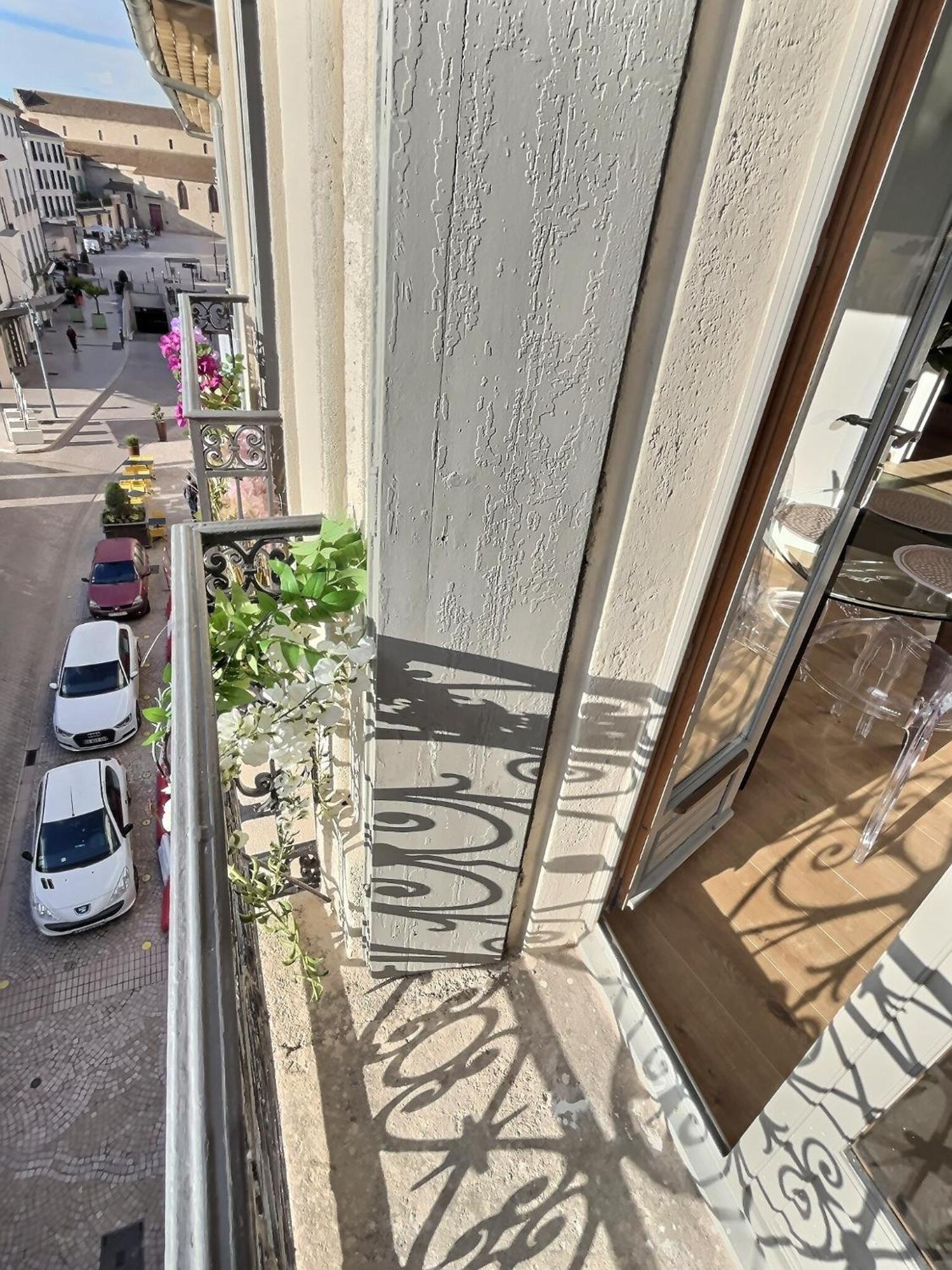Appartement De Charme Avec Balcon Au Pied Des Commerces 베지에 외부 사진