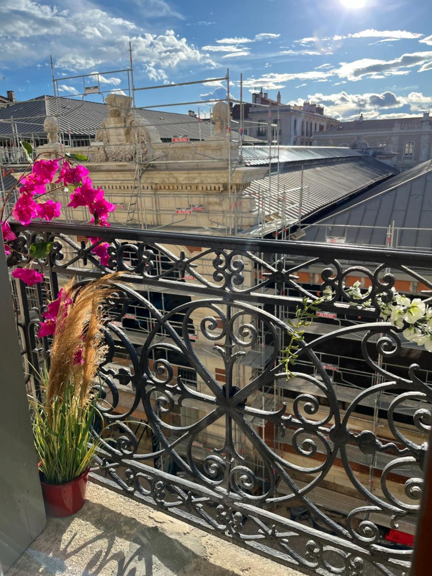 Appartement De Charme Avec Balcon Au Pied Des Commerces 베지에 외부 사진